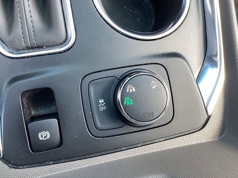 Used 2018 Chevrolet Traverse LT w/ LPO, Floor Liner Package AWD/4WD image 48