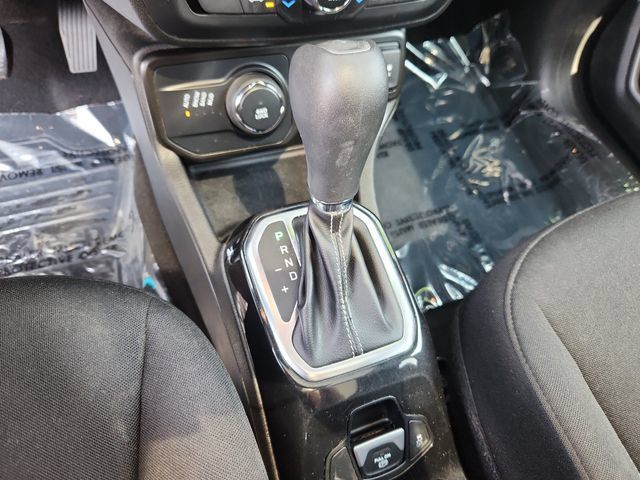 Used 2021 Jeep Renegade Latitude w/ Sun & Sound Group AWD/4WD image 18