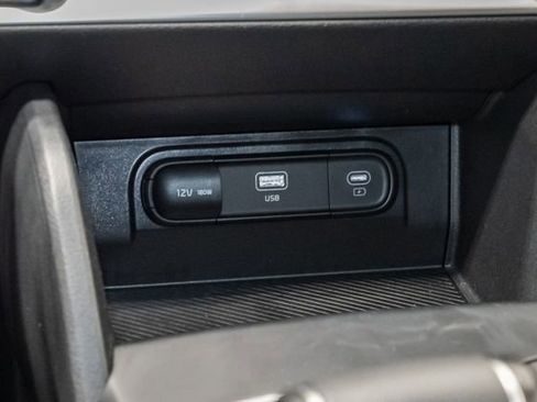 Certified 2025 Kia Sportage LX AWD/4WD image 16