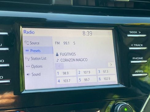 Used 2018 Toyota Camry SE FWD image 23