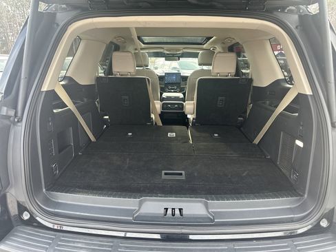 Used 2024 Ford Expedition Limited image 19