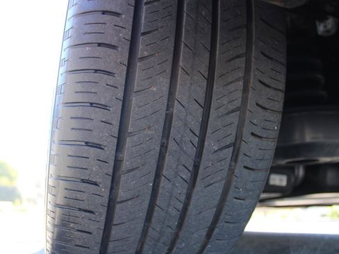 Used 2025 Toyota Camry SE image 13