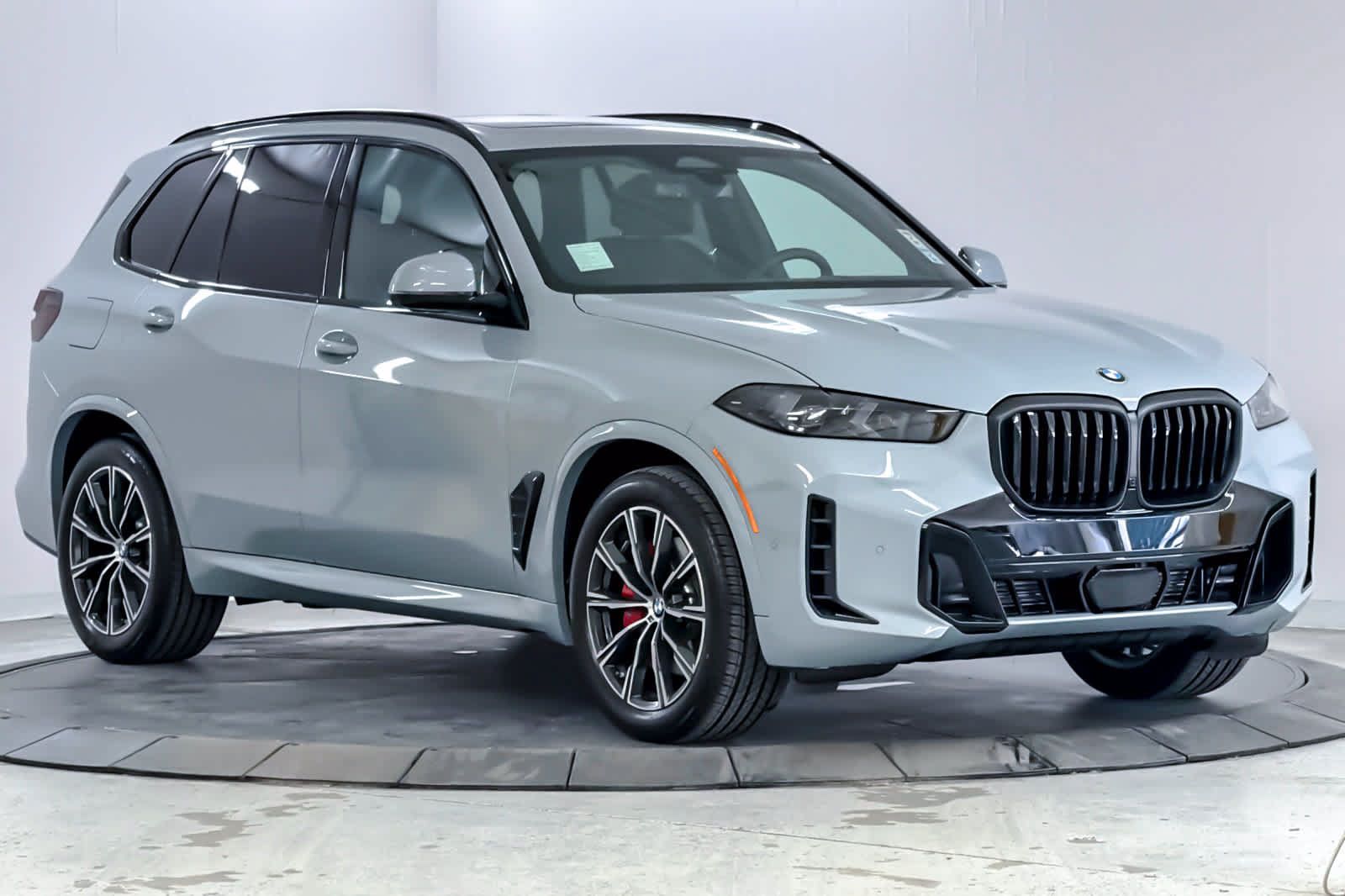 Used 2026 BMW X5 xDrive40i w/ M Sport Package AWD/4WD image 9