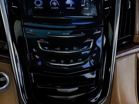 Used 2017 Cadillac Escalade ESV Platinum AWD/4WD image 31