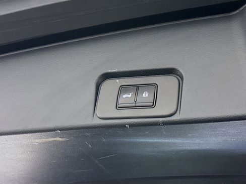 Used 2025 Nissan Rogue SV image 30