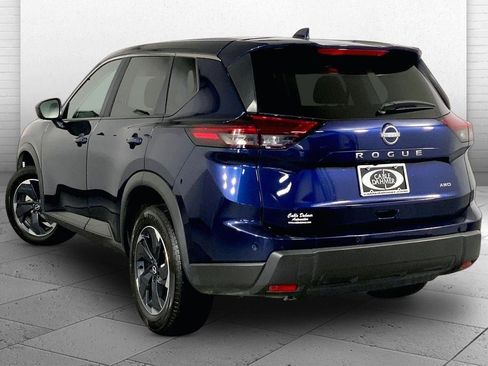 Used 2025 Nissan Rogue SV AWD/4WD image 11