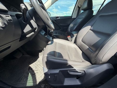 Used 2016 Volkswagen Tiguan S FWD image 6