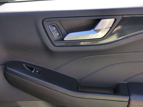 Used 2025 Ford Escape ST-Line FWD image 33