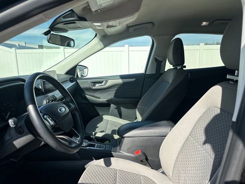 Used 2021 Ford Escape SE w/ SE Sport Appearance Package image 11