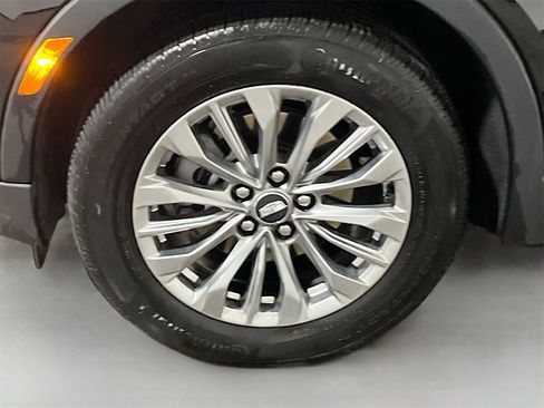 Used 2024 Cadillac XT4 Premium Luxury w/ Cold Weather Package image 33