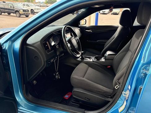 Used 2018 Dodge Charger SXT w/ Blacktop Package RWD image 11