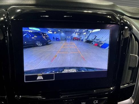 Used 2023 Chevrolet Traverse LT FWD image 14