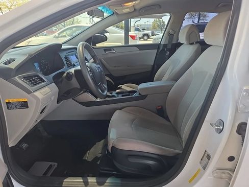 Used 2015 Hyundai Sonata SE FWD image 8