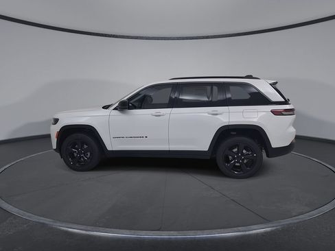 New 2026 Jeep Grand Cherokee Limited w/ Limited Altitude Package AWD/4WD image 8