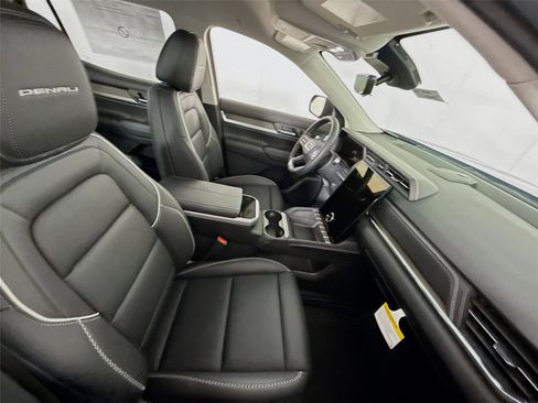 New 2026 GMC Terrain Denali w/ LPO, Floor Liner Package AWD/4WD image 21