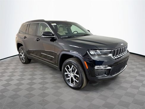 New 2025 Jeep Grand Cherokee Limited w/ Luxury Tech Group II image 3