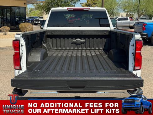 Used 2025 Chevrolet Silverado 3500 LTZ AWD/4WD image 7
