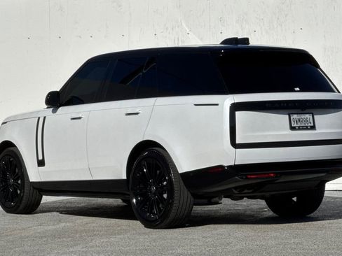 Used 2025 Land Rover Range Rover SE AWD/4WD image 5