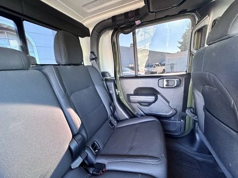Certified 2022 Jeep Gladiator Willys image 24
