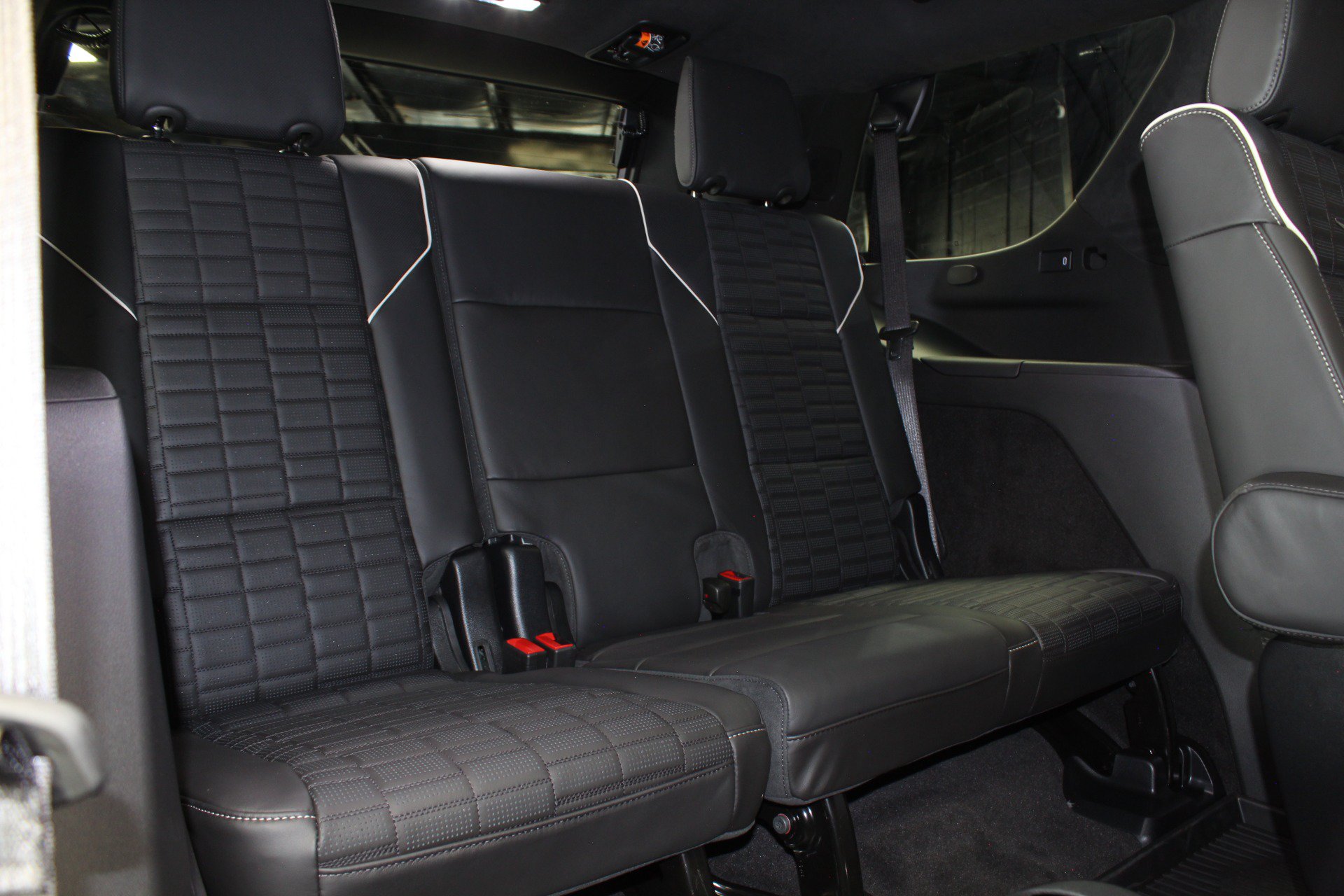 Used 2026 Cadillac Escalade V w/ LPO, ONYX Package AWD/4WD image 57