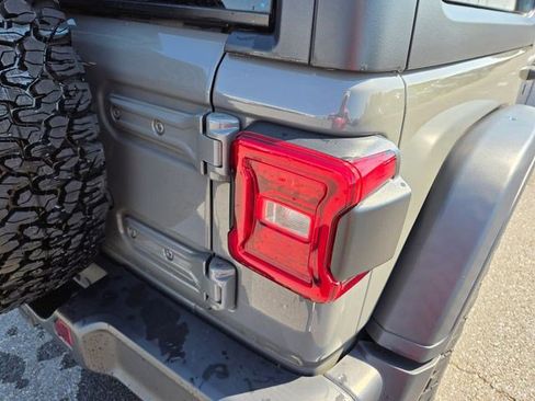 Used 2021 Jeep Wrangler Rubicon AWD/4WD image 15