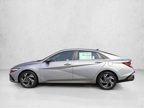 New 2025 Hyundai Elantra SEL image 8