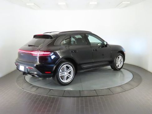 Certified 2026 Porsche Macan AWD/4WD image 7