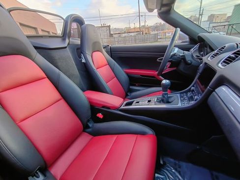 Used 2024 Porsche 718 Boxster image 28
