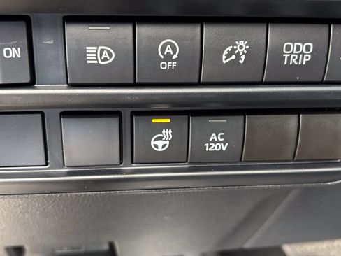 Used 2023 Toyota Tundra Platinum AWD/4WD image 27