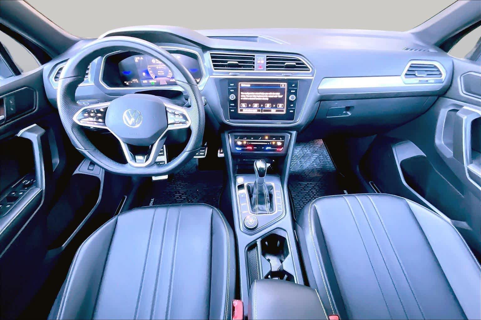 Used 2024 Volkswagen Tiguan SE R-Line AWD/4WD image 14