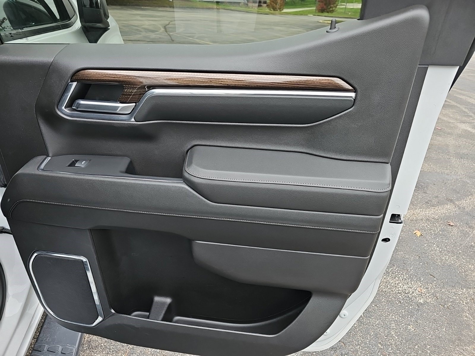 Used 2024 Chevrolet Silverado 1500 RST AWD/4WD image 17