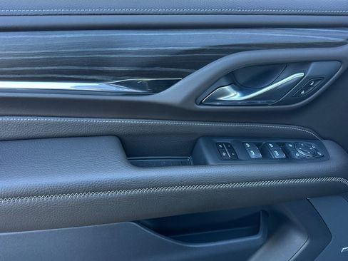 Used 2024 GMC Yukon Denali w/ Advanced Technology Package image 11