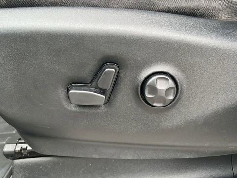 Used 2018 Chrysler Pacifica Touring Plus w/ Tire & Wheel Group image 24