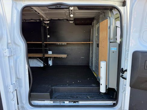 Used 2018 Ford Transit 250 130 Low Roof RWD image 11