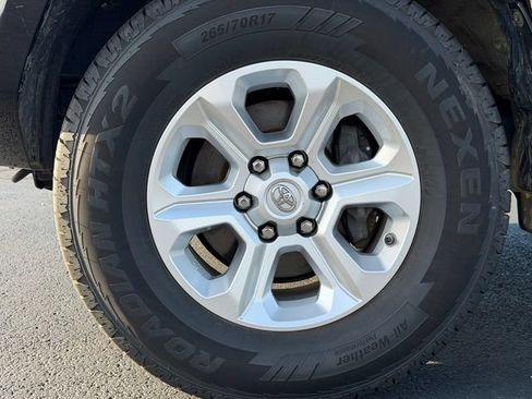 Certified 2021 Toyota 4Runner SR5 Premium w/ Moonroof Package AWD/4WD image 11