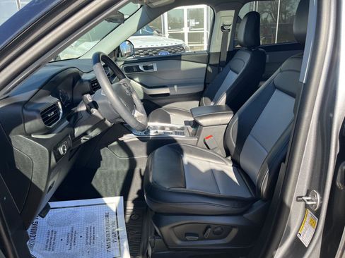 Used 2023 Ford Explorer XLT w/ Equipment Group 202A image 16