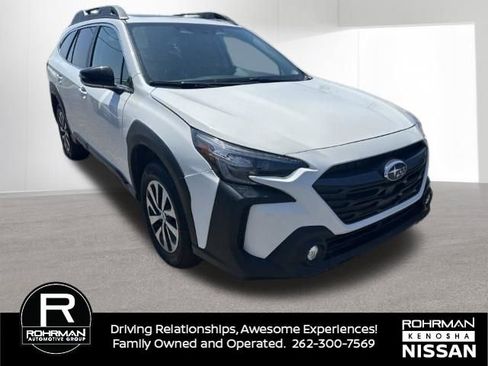 Used 2025 Subaru Outback Premium AWD/4WD image 3