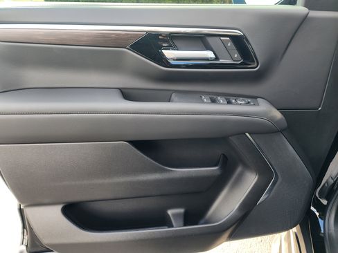 New 2026 Chevrolet Suburban LS image 23