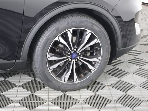 Used 2022 Ford Escape SE w/ SE Sport Appearance Package image 50