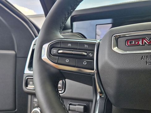 New 2026 GMC Yukon Elevation image 13