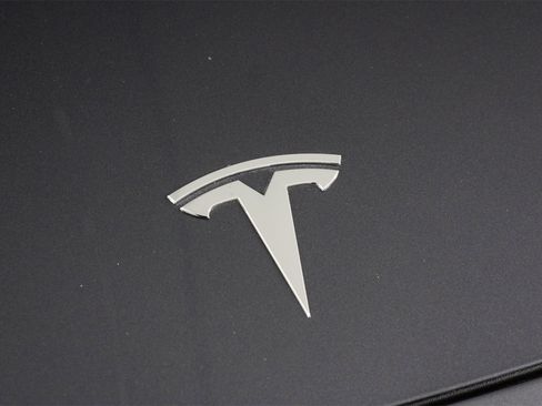 Used 2021 Tesla Model Y Long Range image 25