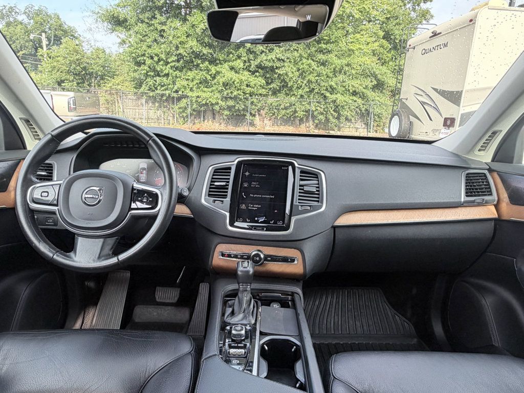 Used 2021 Volvo XC90 T6 Momentum w/ Protection Package Premier AWD/4WD image 12
