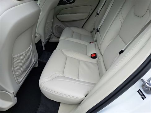 Used 2025 Volvo XC60 T8 Ultra image 23