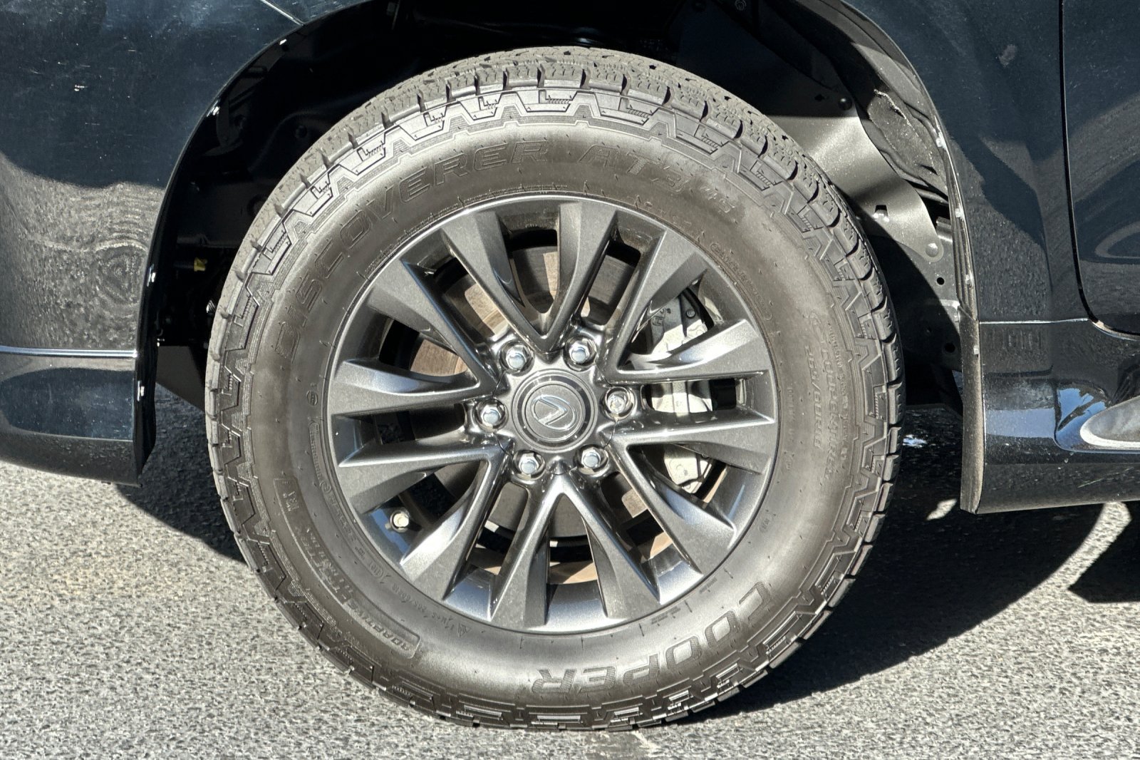Used 2020 Lexus GX 460 Premium w/ Premium Package AWD/4WD image 13