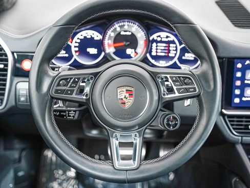 Certified 2023 Porsche Cayenne Turbo AWD/4WD image 17