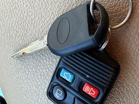 Used 2010 Ford Explorer XLT image 56