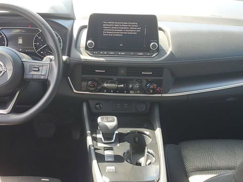 Used 2024 Nissan Rogue SV FWD image 20