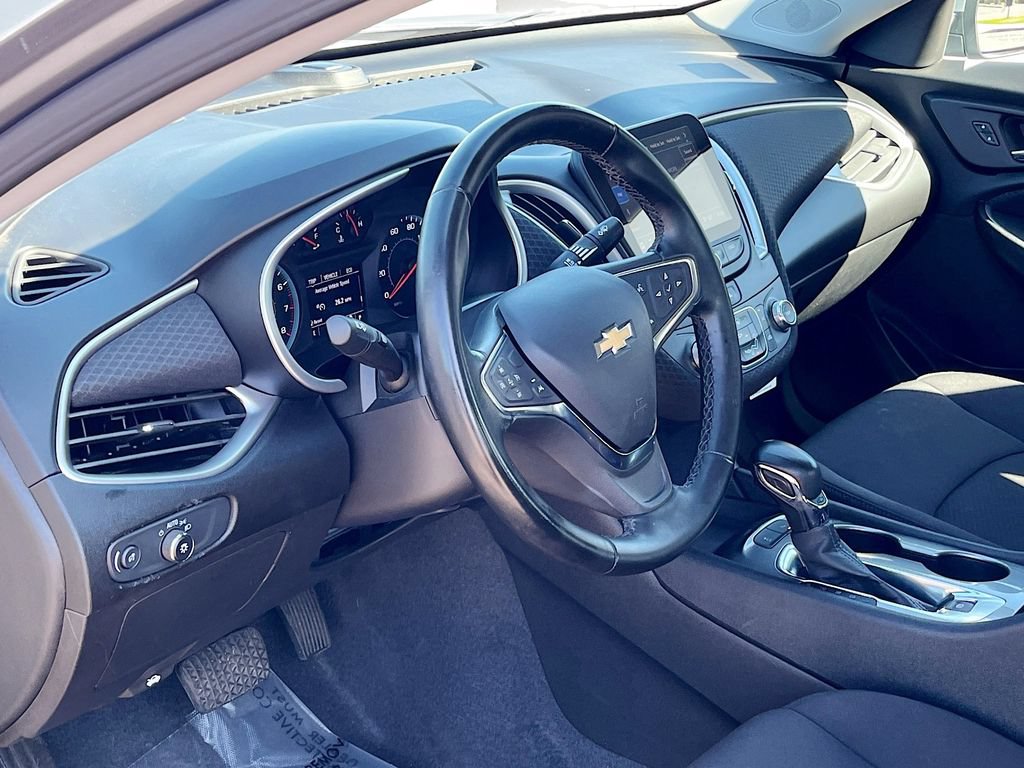 Used 2024 Chevrolet Malibu RS w/ LPO, Floor Liner Package FWD image 9
