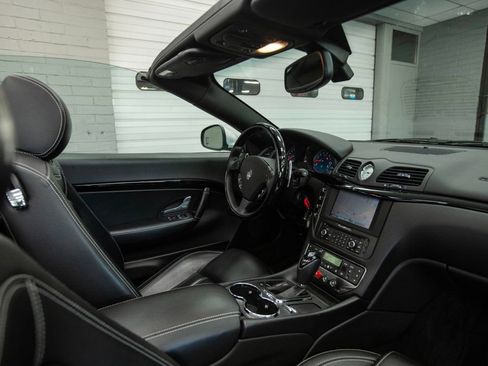 Used 2013 Maserati GranTurismo Convertible RWD image 16