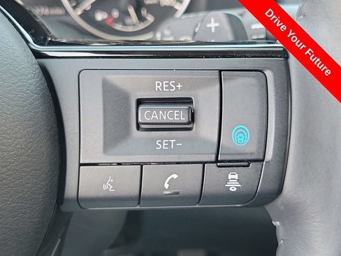 Used 2021 Nissan Rogue SV w/ Premium Package FWD image 6